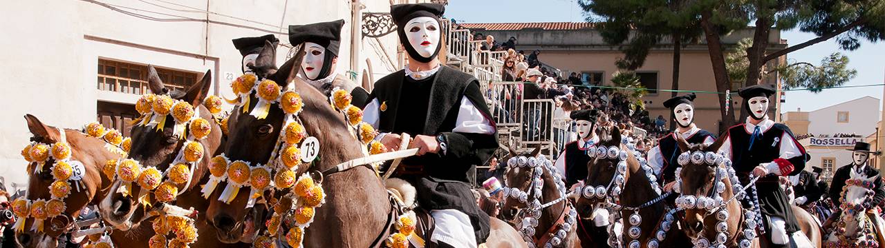 Oristano. Tradizione e coraggio si fondono nella Sartiglia.